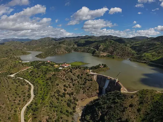 REUTILIZACIÓN DE AGUAS RESIDUALES EN LA INDUSTRIA AZUCARERA Y ALCOHOLERA