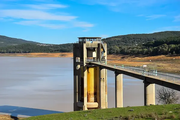 INFORMES DE EFICIENCIA DE LAS INSTALACIONES DE SUMINISTRO DE AGUA Y SANEAMIENTO EN EDIFICIOS