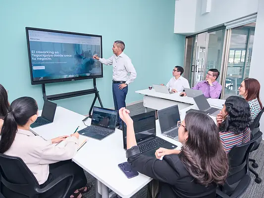 Gestion agil de proyectos digitales con Scrum y metodologias adaptativas