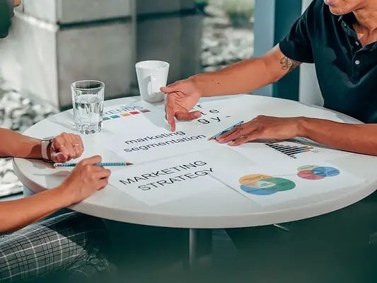DIRECCIÓN Y ESTRATEGIAS DE LA ACTIVIDAD E INTERMEDIACIÓN COMERCIAL