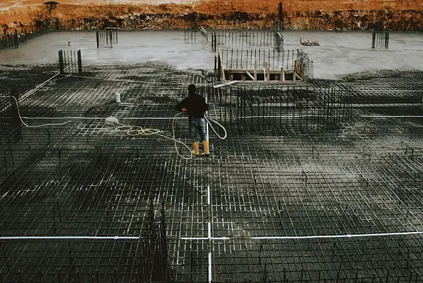 ESTUDIO DE LAS BASES DE DISEÑO DE SERVICIOS DE URBANIZACIÓN Y CARRETERAS