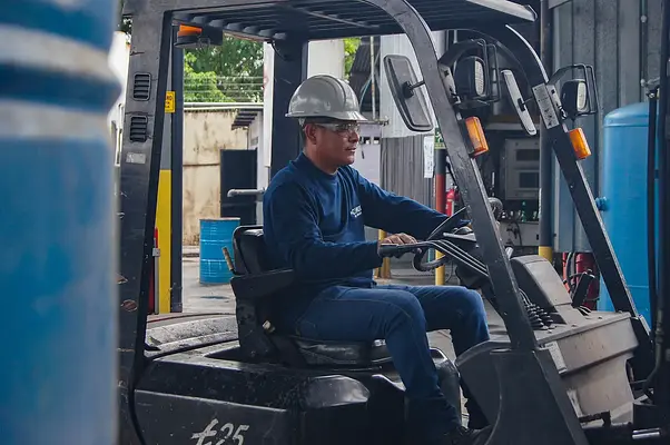 MANEJO Y CONDUCCIÓN DE LAS CARRETILLAS ELEVADORAS