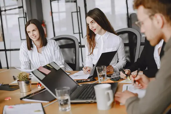 Aplicación Práctica de People Analytics (I): Análisis Descriptivo y Reporting