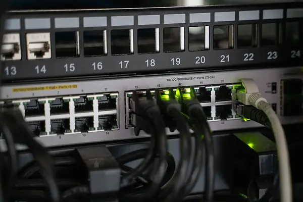 ETIQUETADO, EMBALAJE, ALMACENAMIENTO Y TRASLADO DE EQUIPOS, PERIFÉRICOS Y CONSUMIBLES EN SISTEMAS MICROINFORMÁTICOS