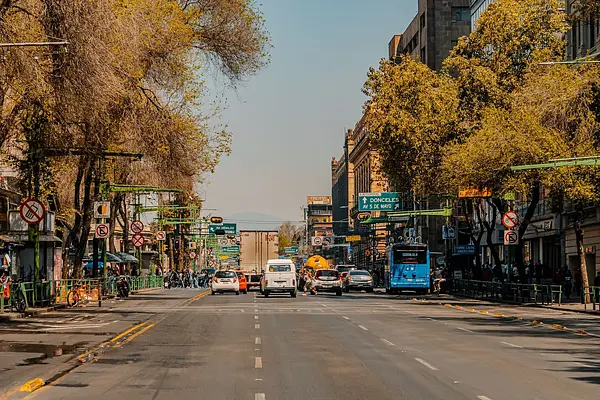 ENTORNO SOCIAL Y JURÍDICO DEL TRANSPORTE POR CARRETERA Y SU REGLAMENTACIÓN